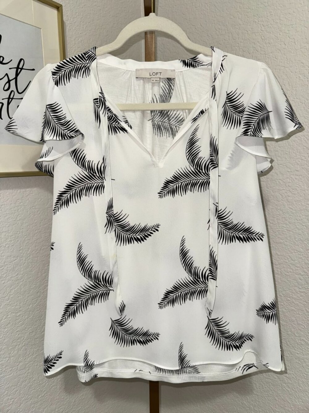 LOFT Palm Print Ruched Ruffle Tie Neck Blouse Top XS | Office to Weekend